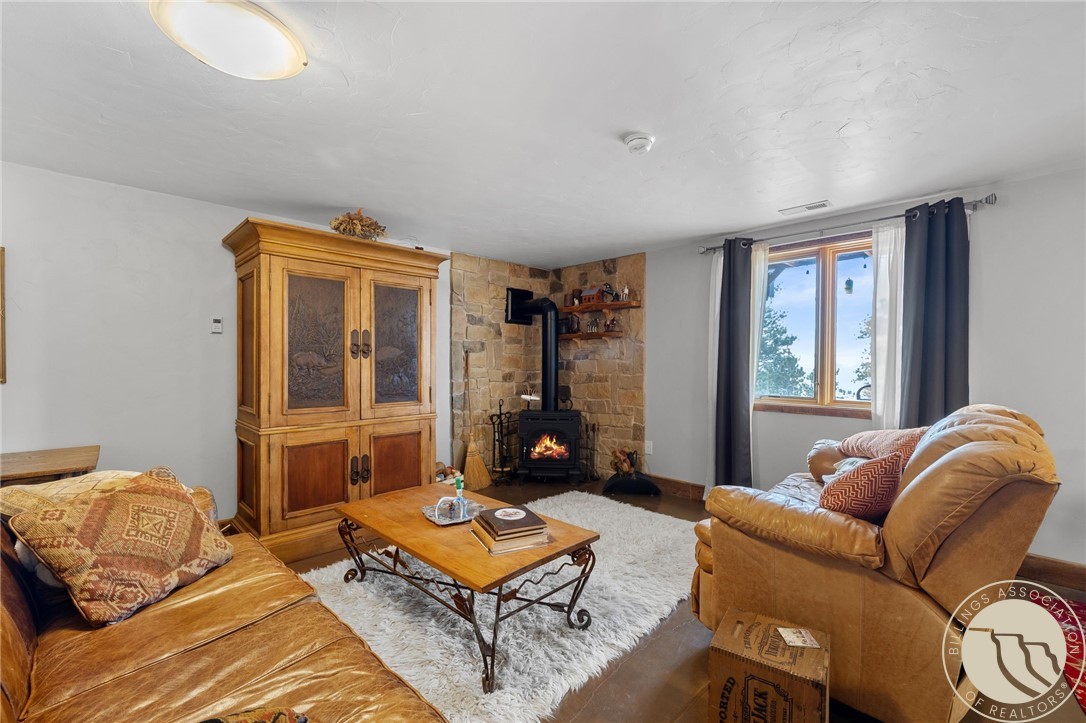 3103 Chief Looking Glass Road