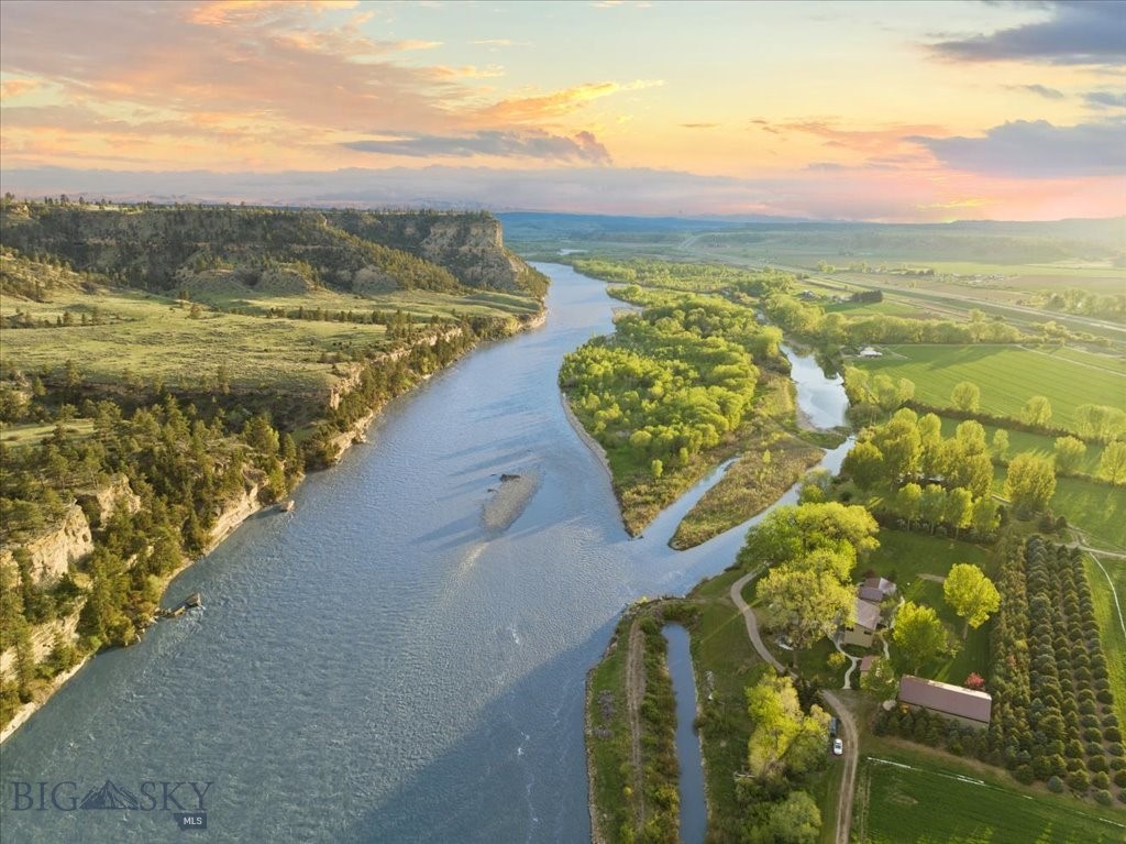 67 River View