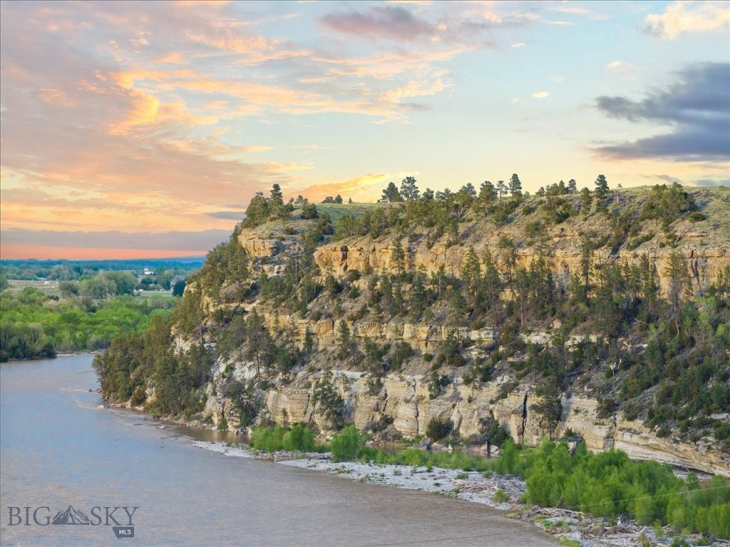 67 River View