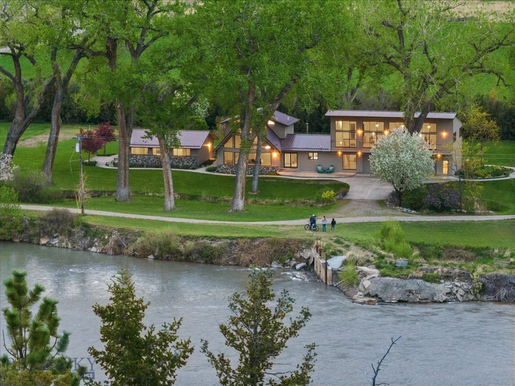 67 River View