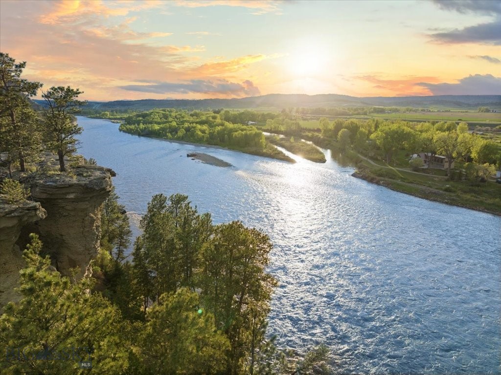 67 River View