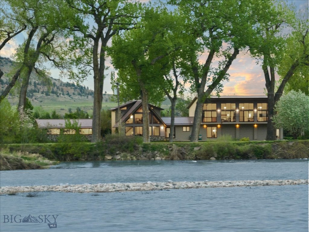 67 River View