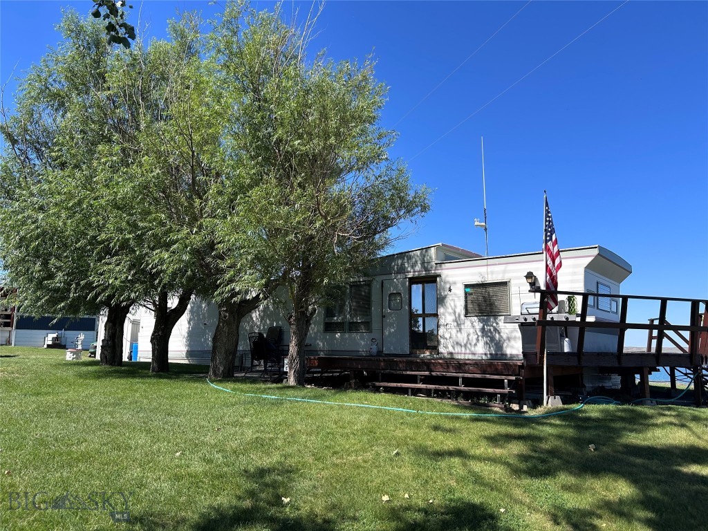 4 652 S. Rock Creek Road
