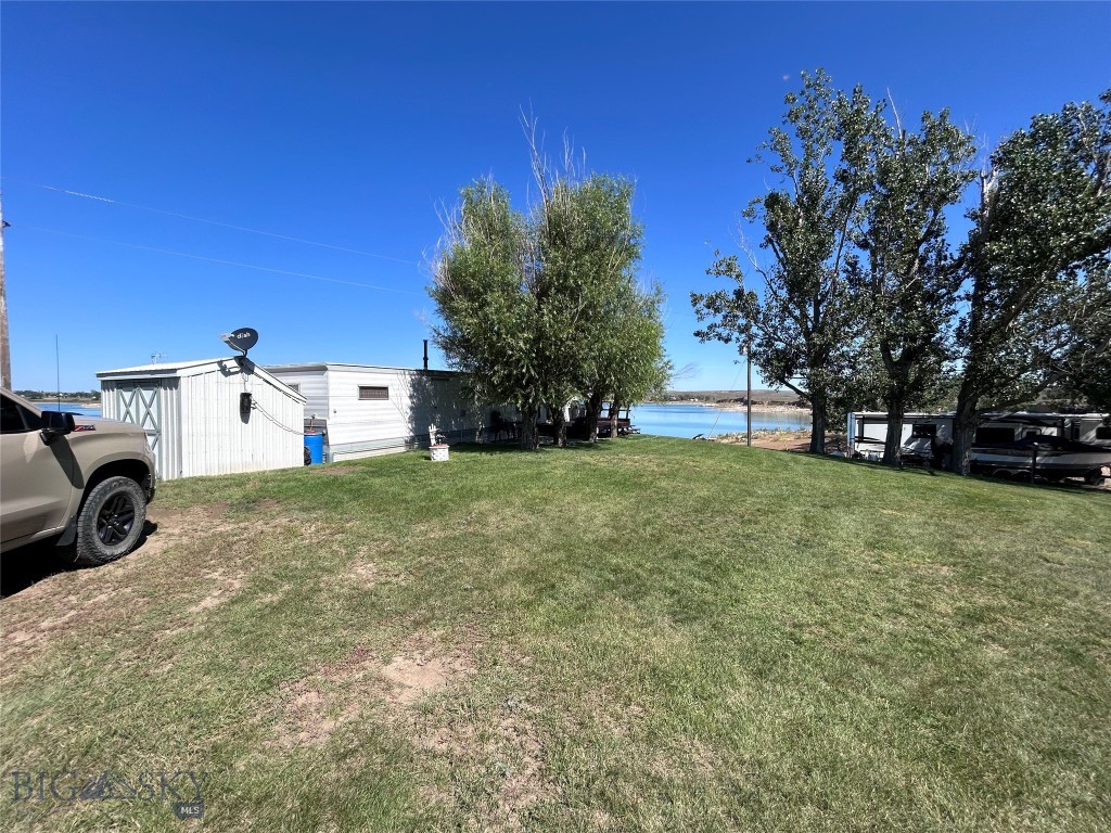 4 652 S. Rock Creek Road