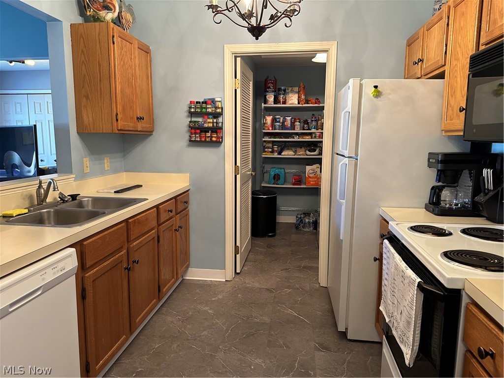 7195 Village Drive