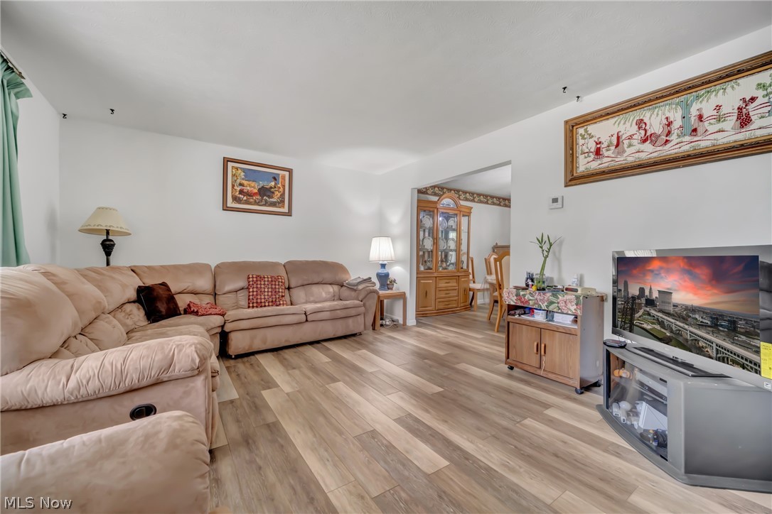 6199 Gatewood Drive