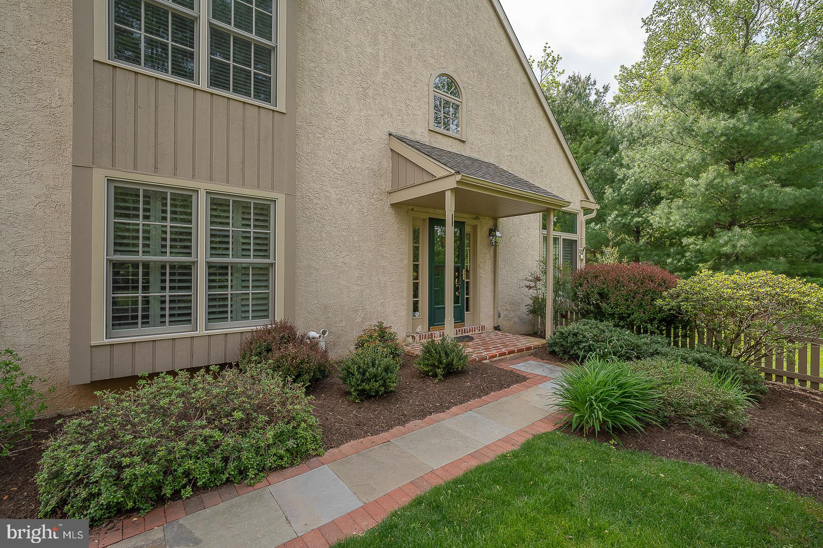 438 WAYNESBROOKE ROAD