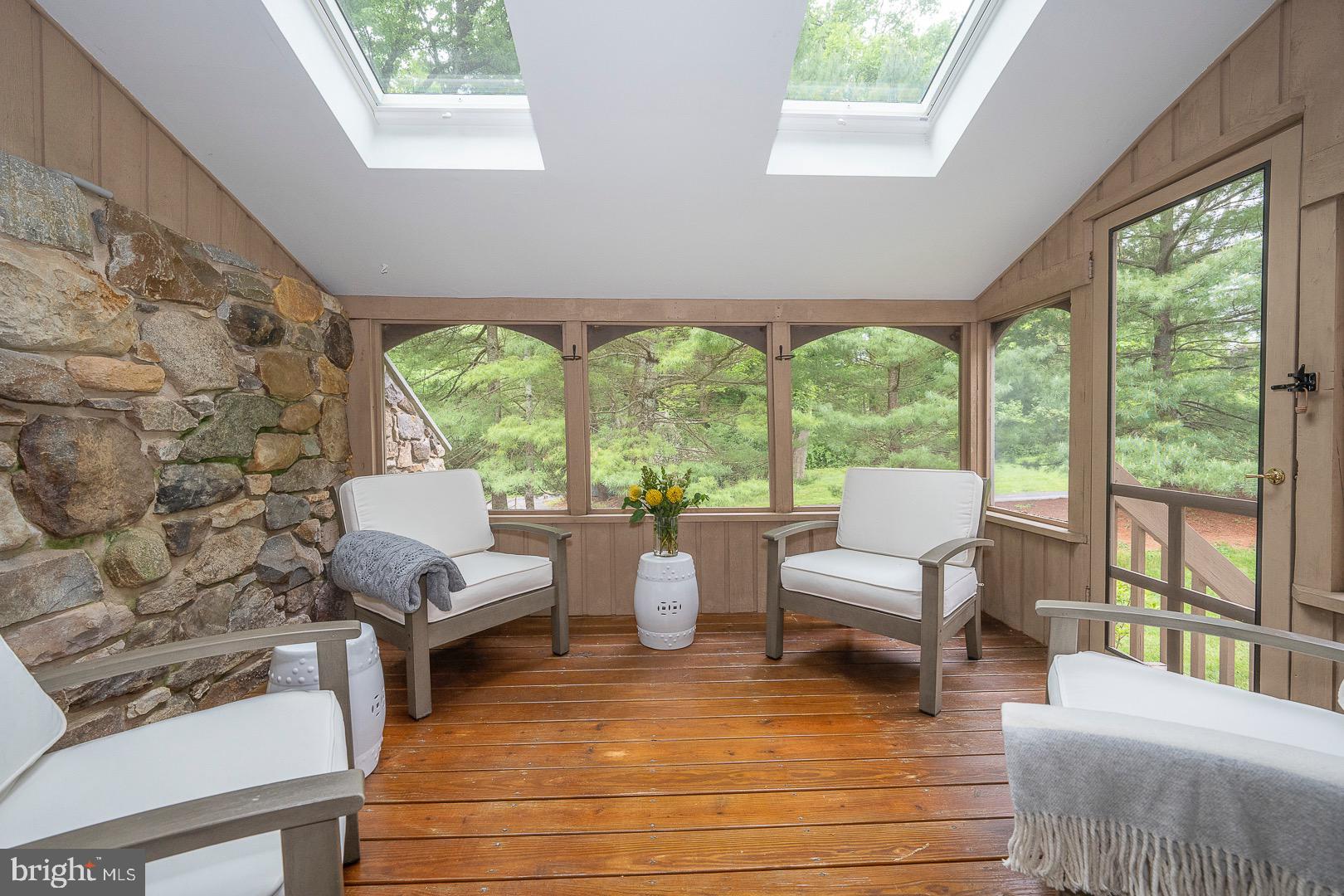 438 WAYNESBROOKE ROAD