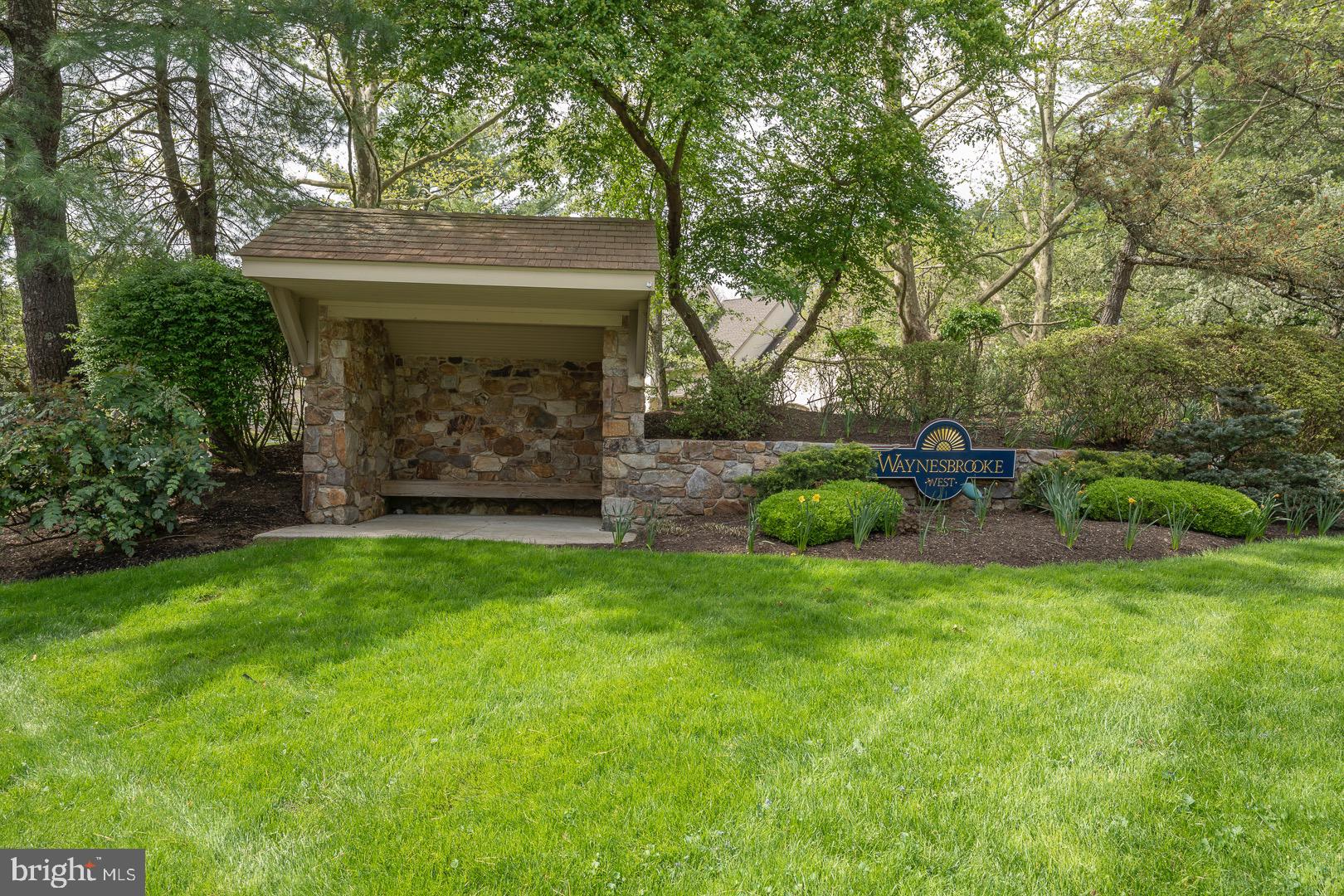 438 WAYNESBROOKE ROAD