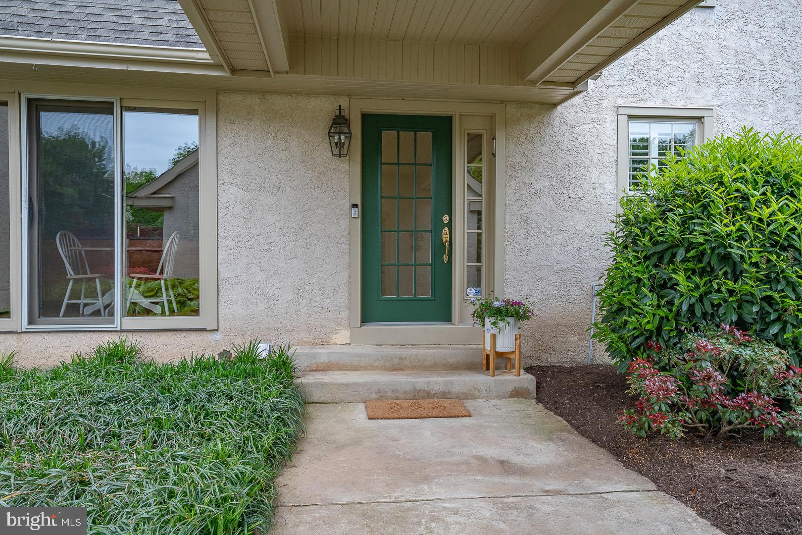 438 WAYNESBROOKE ROAD