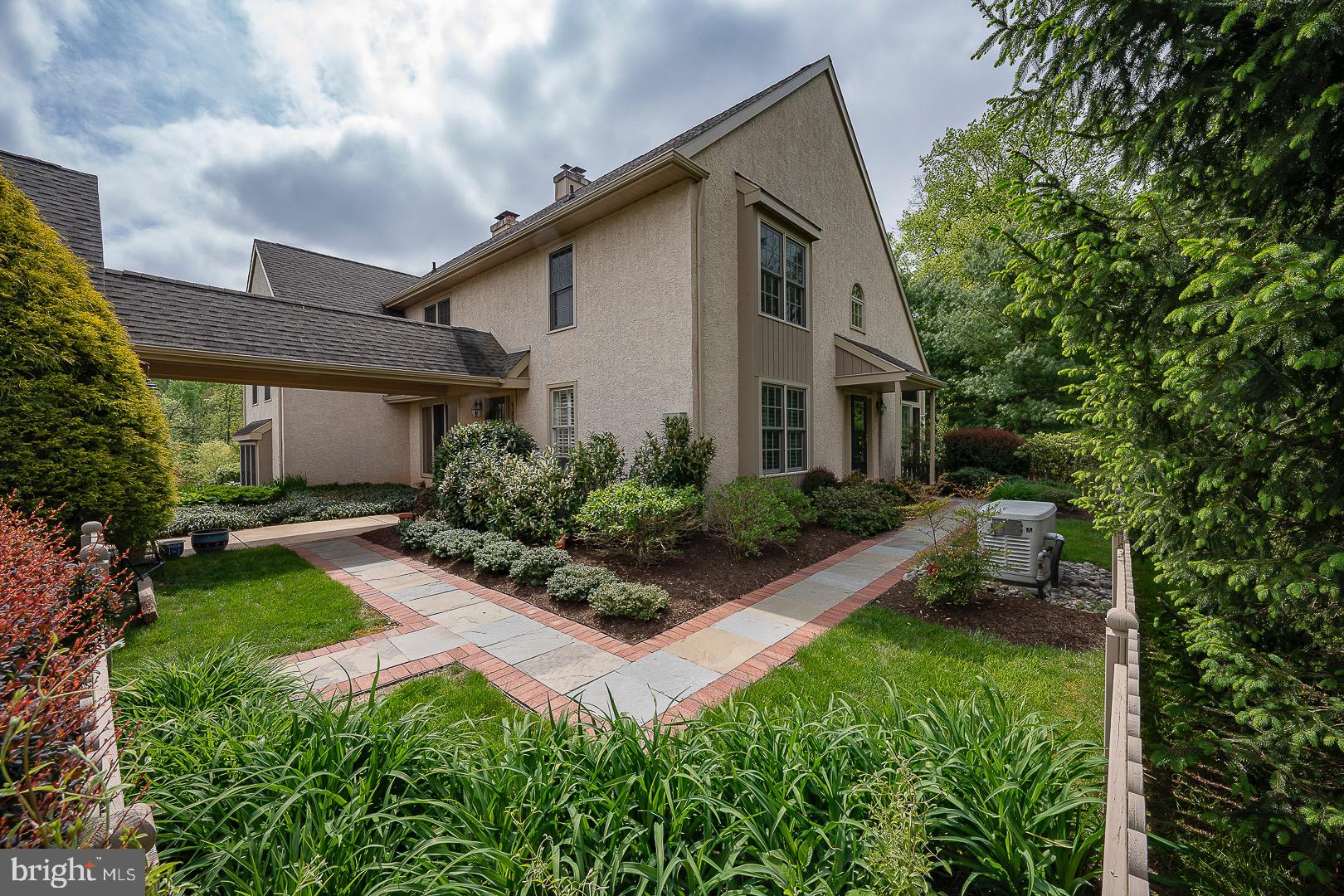 438 WAYNESBROOKE ROAD