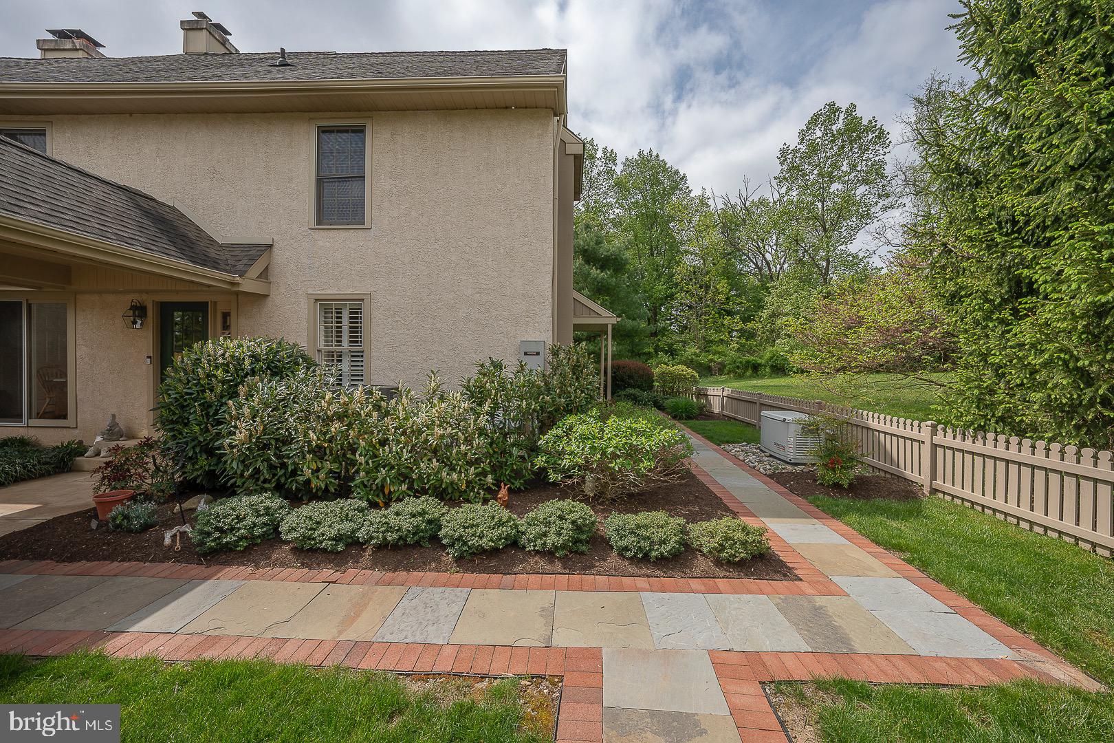 438 WAYNESBROOKE ROAD