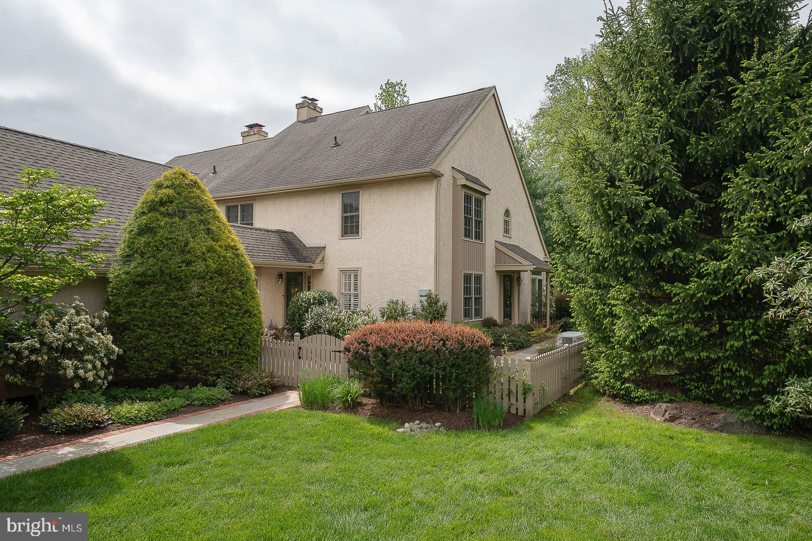 438 WAYNESBROOKE ROAD