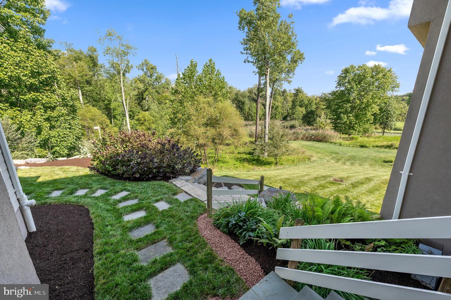 3 Autumn Meadow Ln
