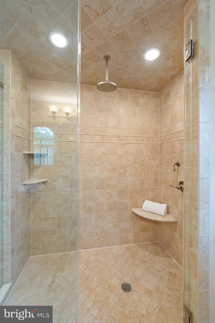 3 Autumn Meadow Ln