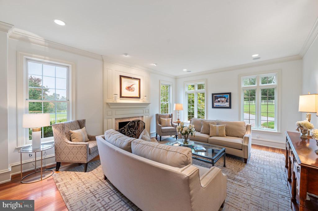 3 Autumn Meadow Ln