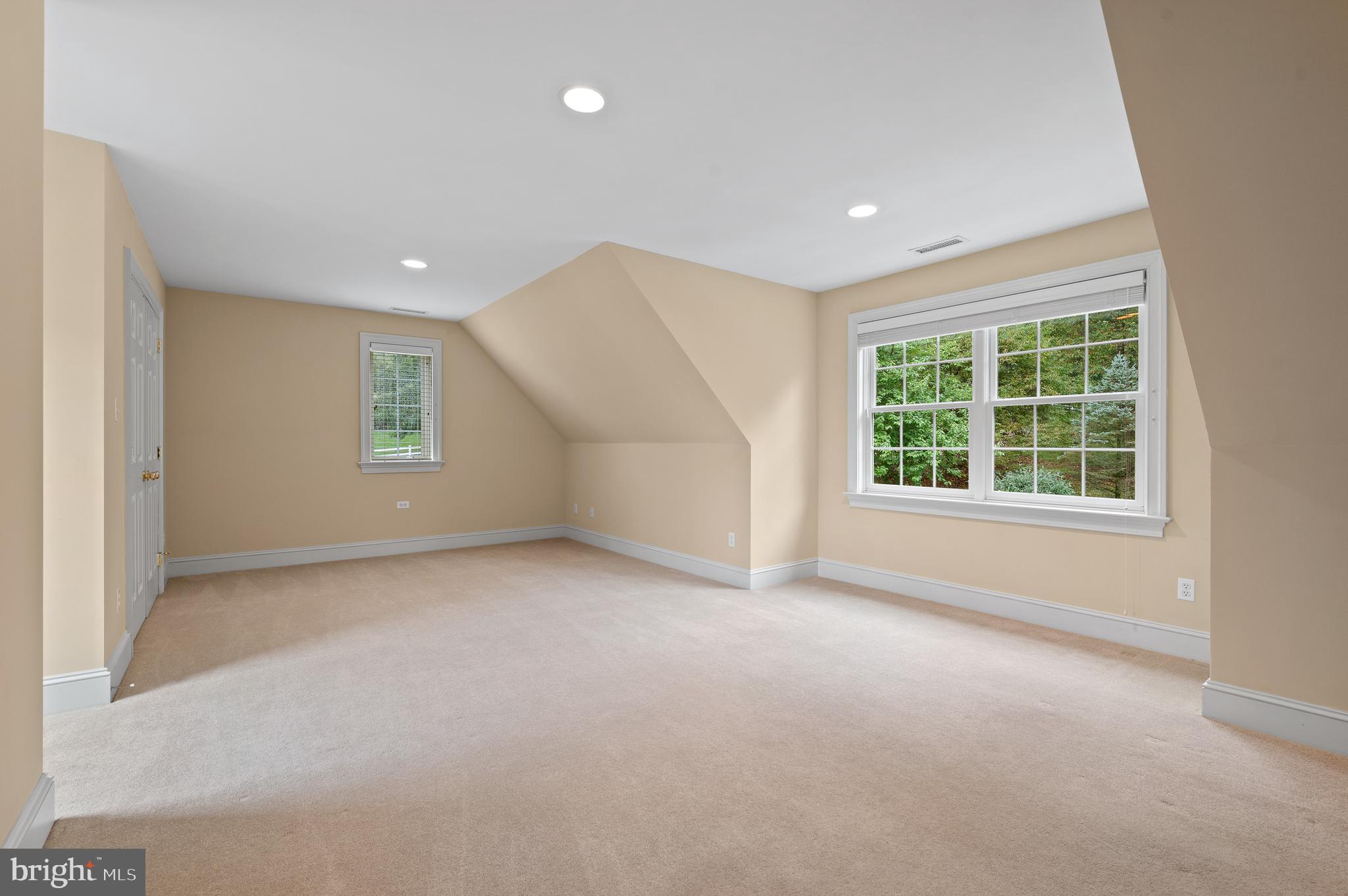 3 Autumn Meadow Ln