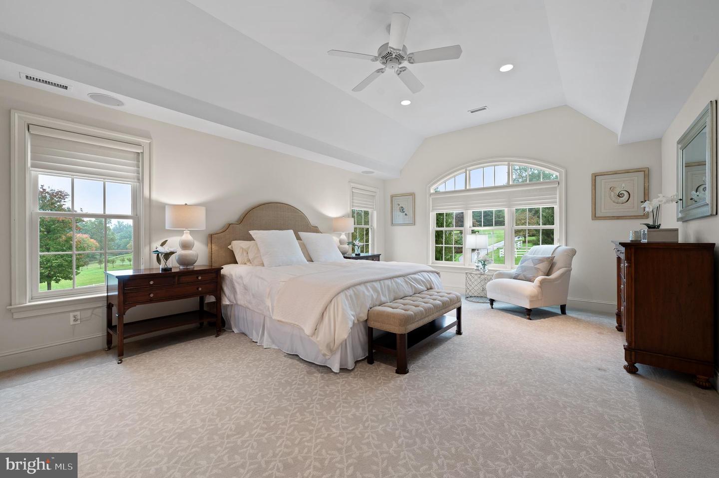 3 Autumn Meadow Ln