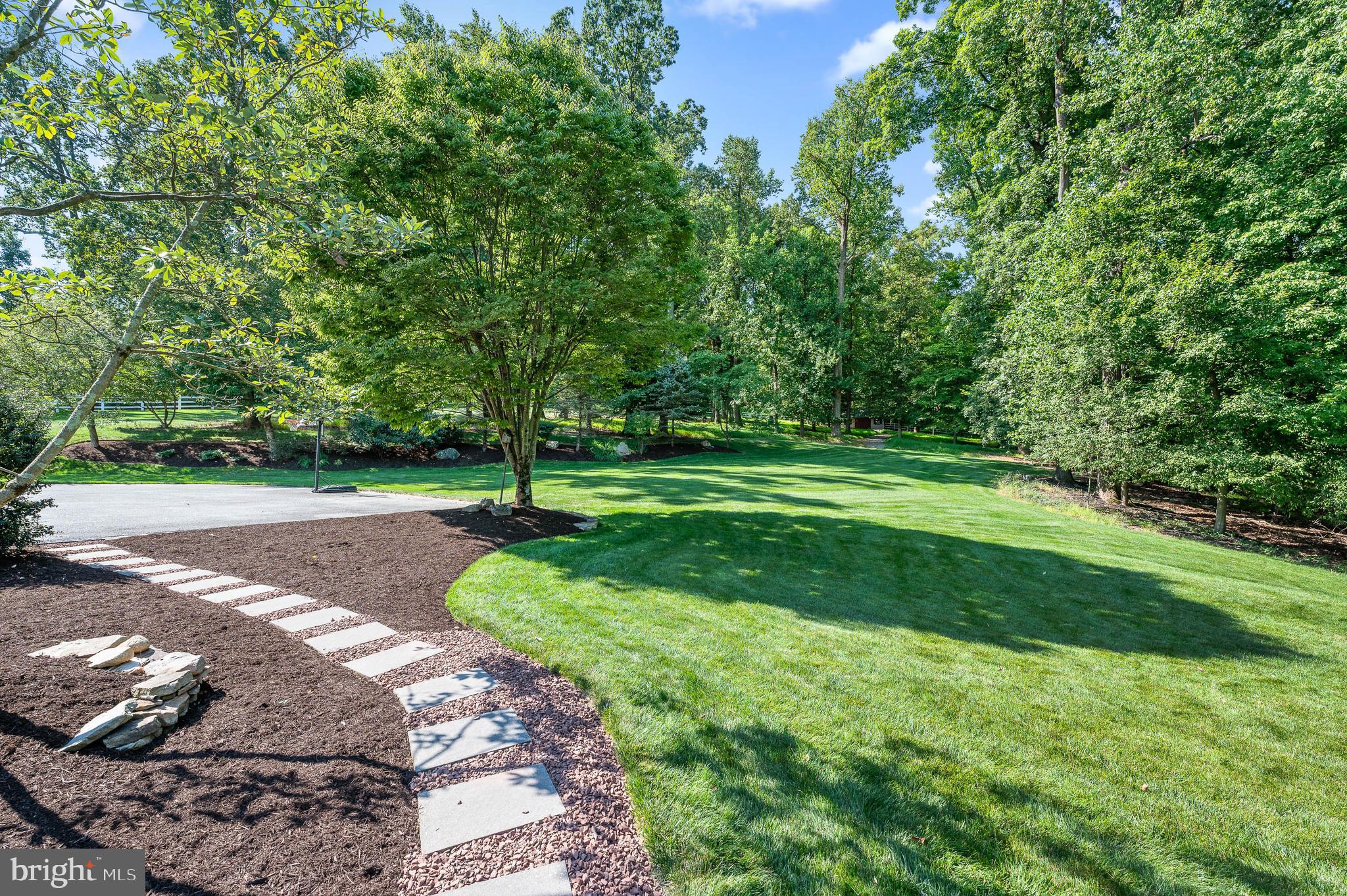 3 Autumn Meadow Ln