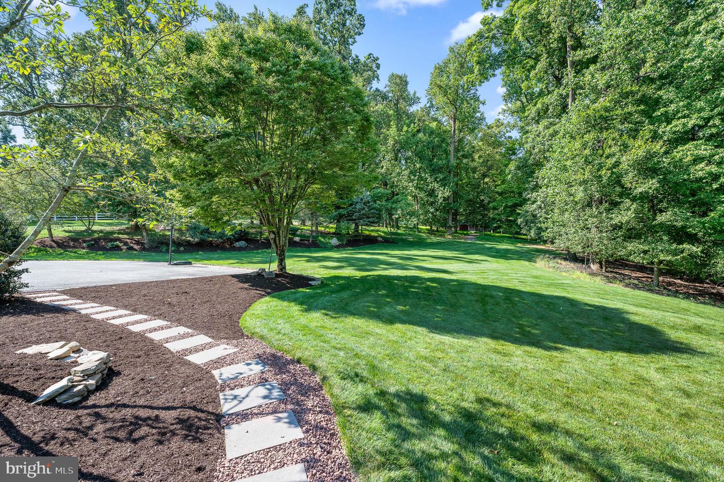 3 Autumn Meadow Ln