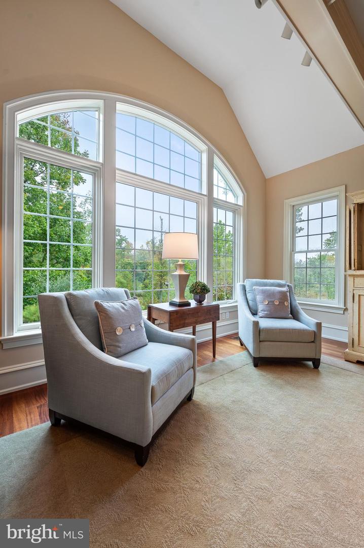 3 Autumn Meadow Ln