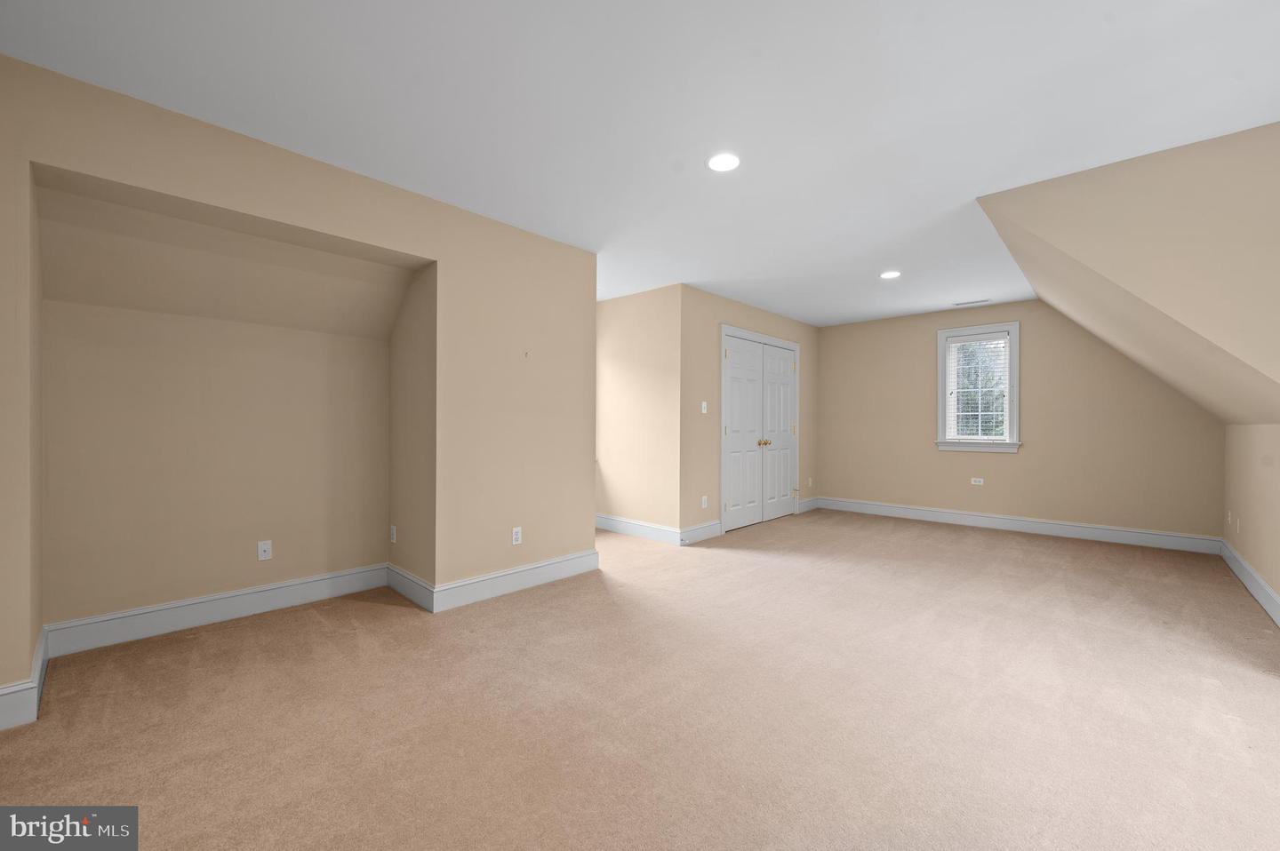 3 Autumn Meadow Ln