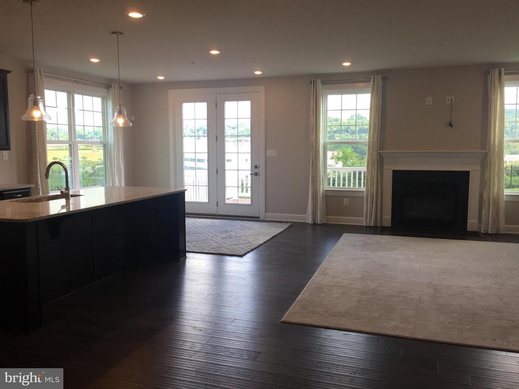503 CLIFF LANE