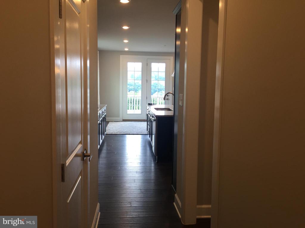 503 CLIFF LANE