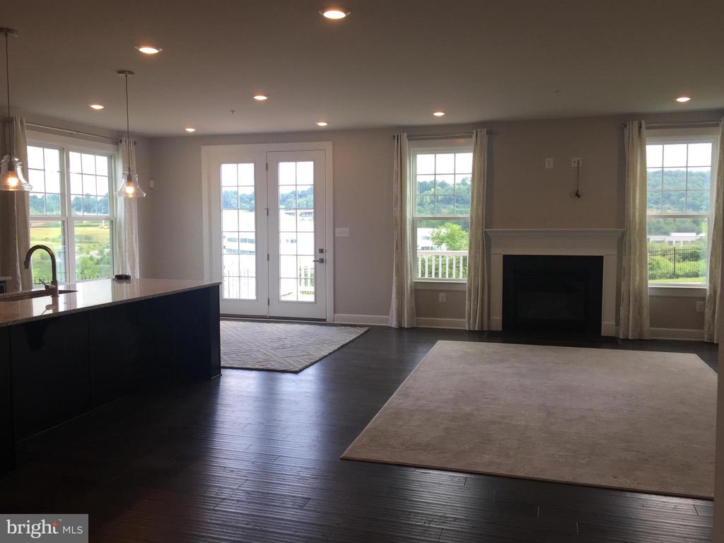 503 CLIFF LANE
