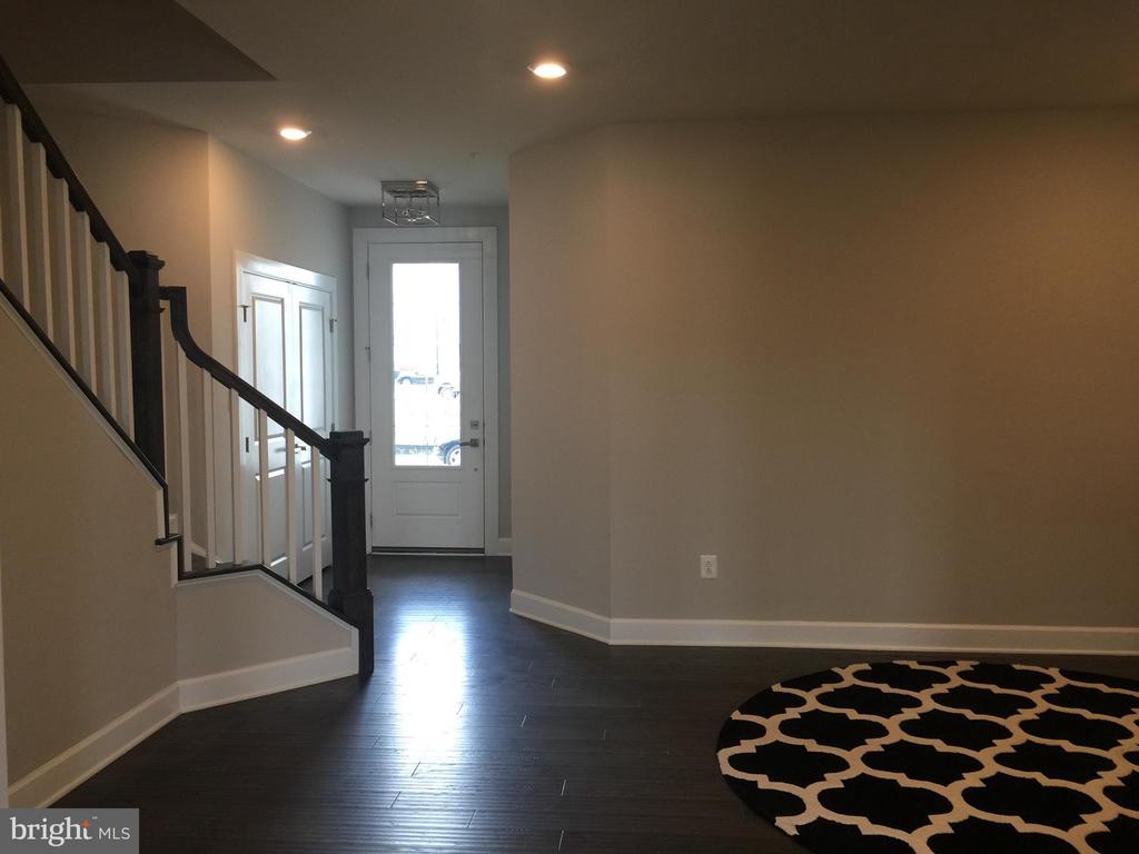 503 CLIFF LANE