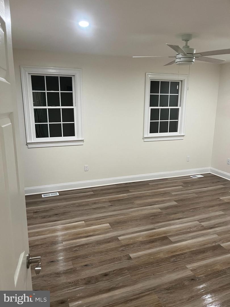 115 CARRIE LN