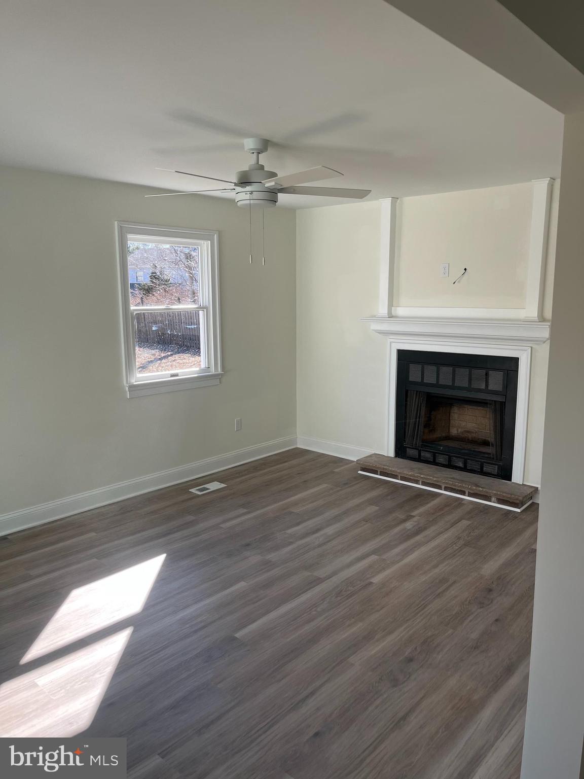 115 CARRIE LN