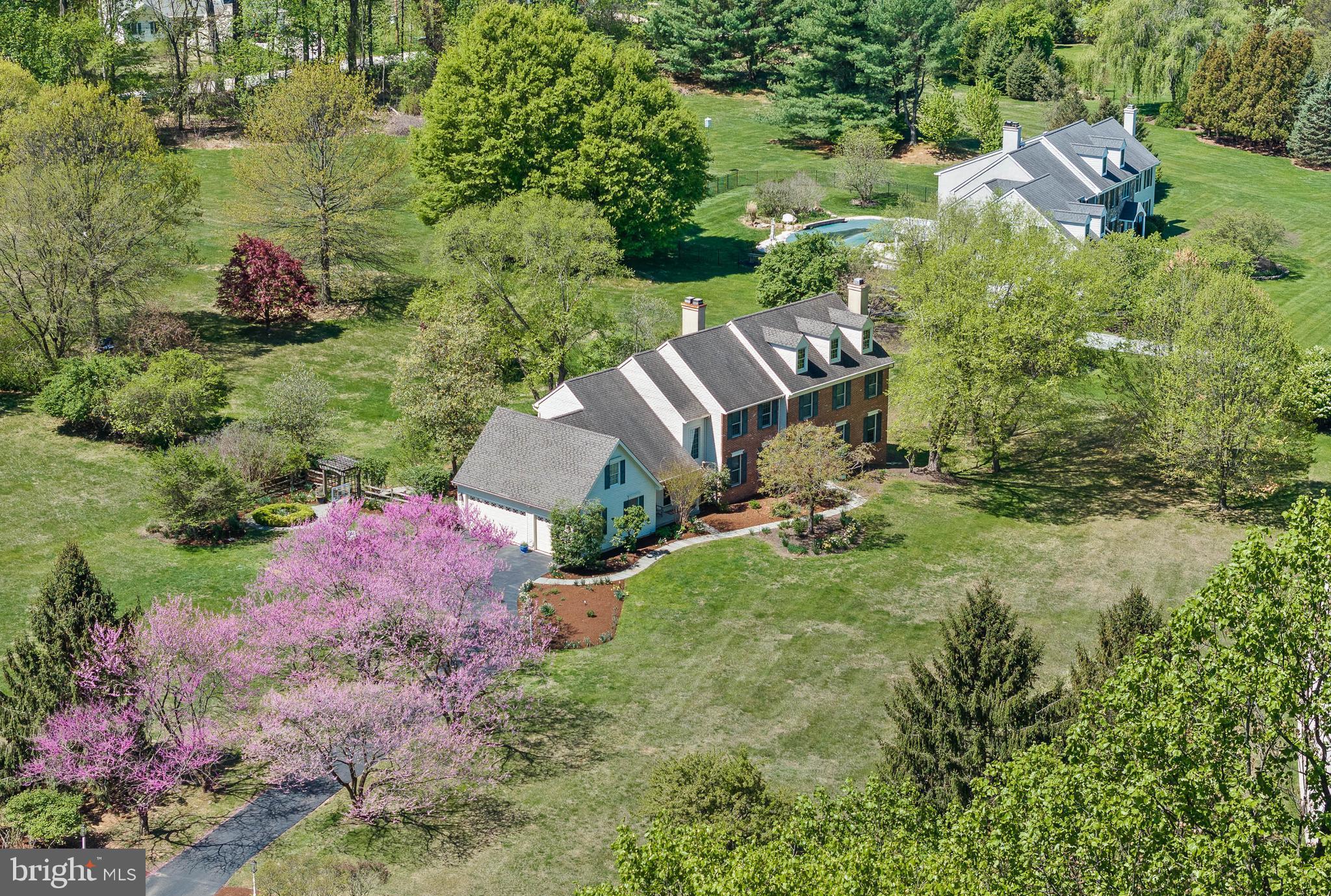 2 Saw Grass Ln