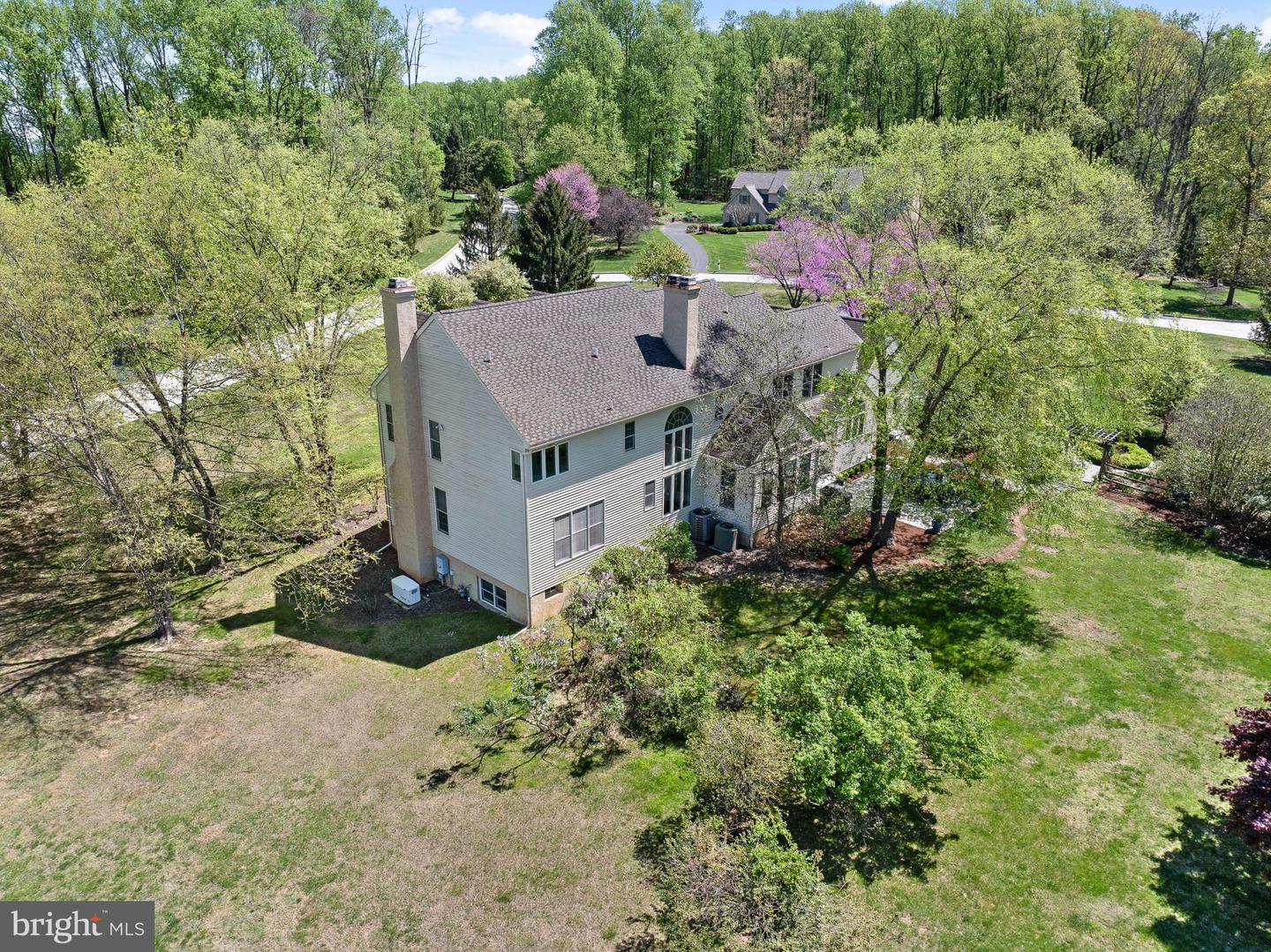 2 Saw Grass Ln