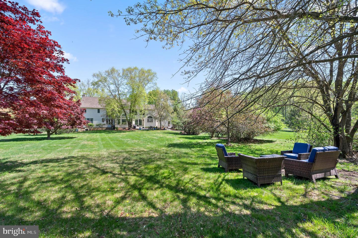 2 Saw Grass Ln