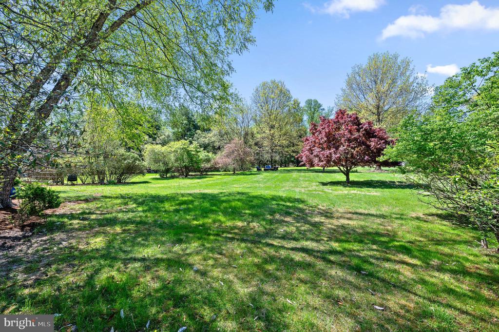 2 Saw Grass Ln