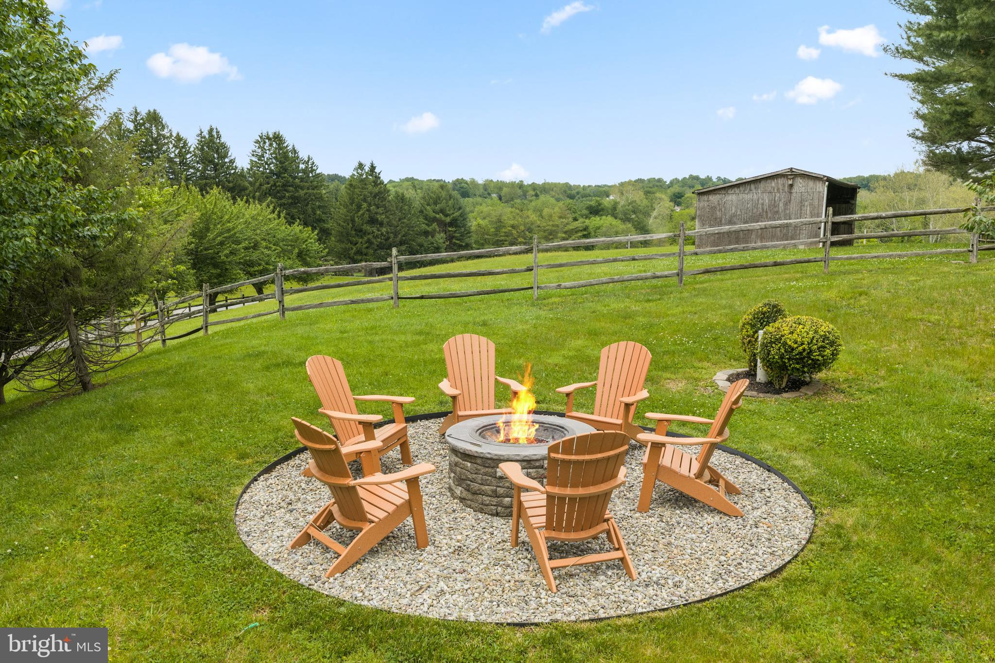 592 W CREEK ROAD
