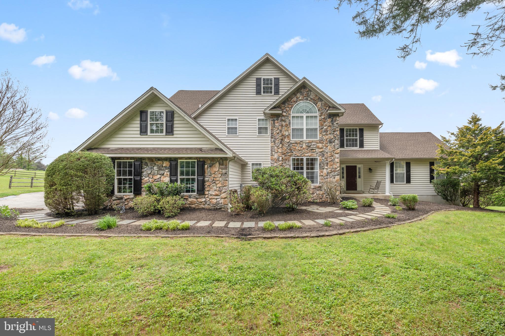 592 W CREEK ROAD