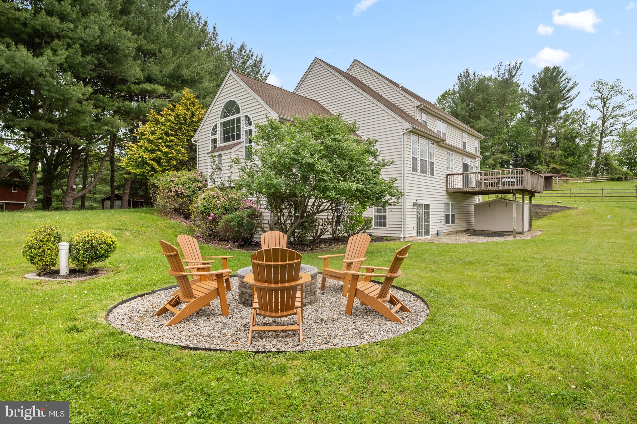 592 W CREEK ROAD