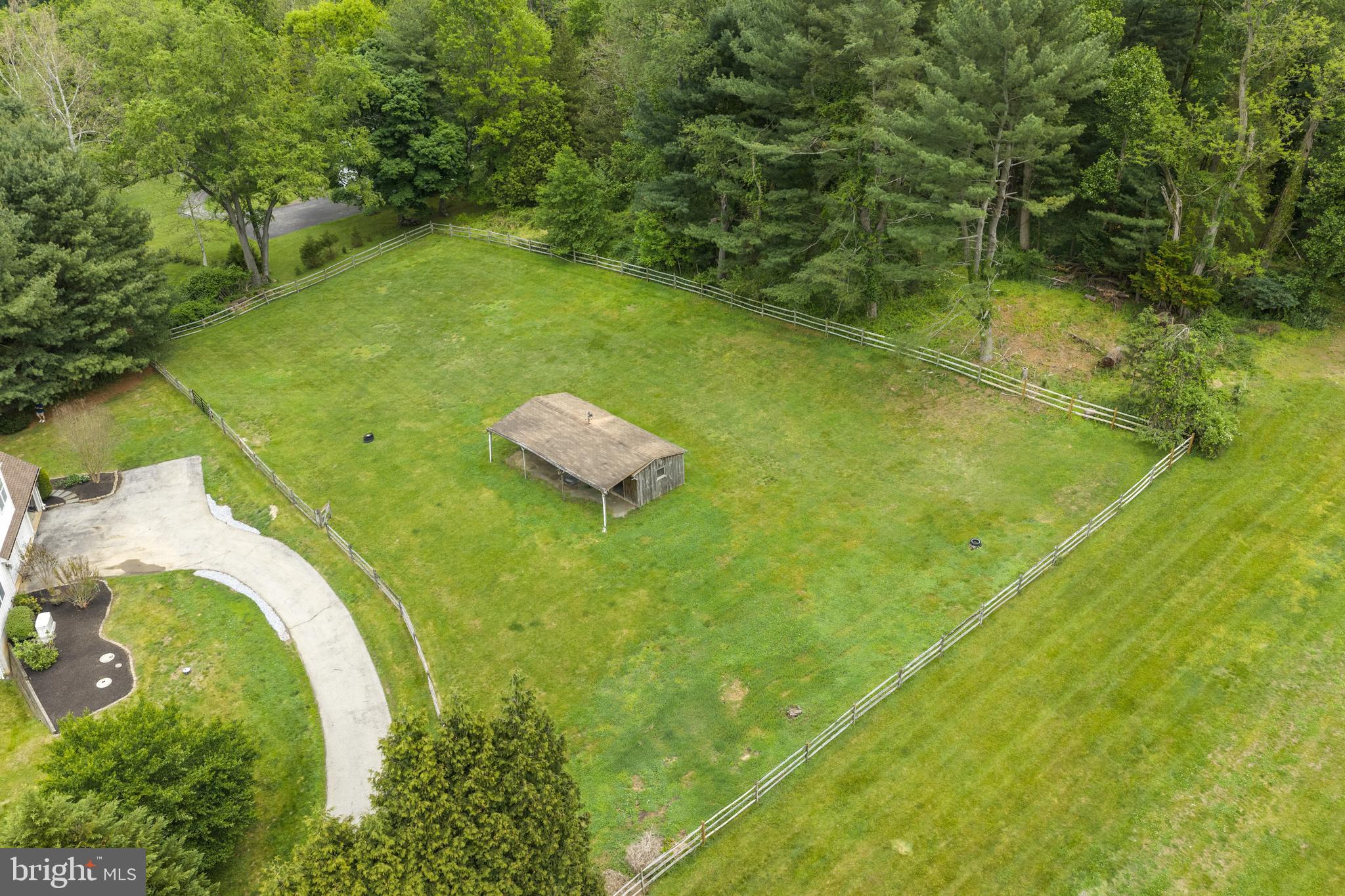 592 W CREEK ROAD
