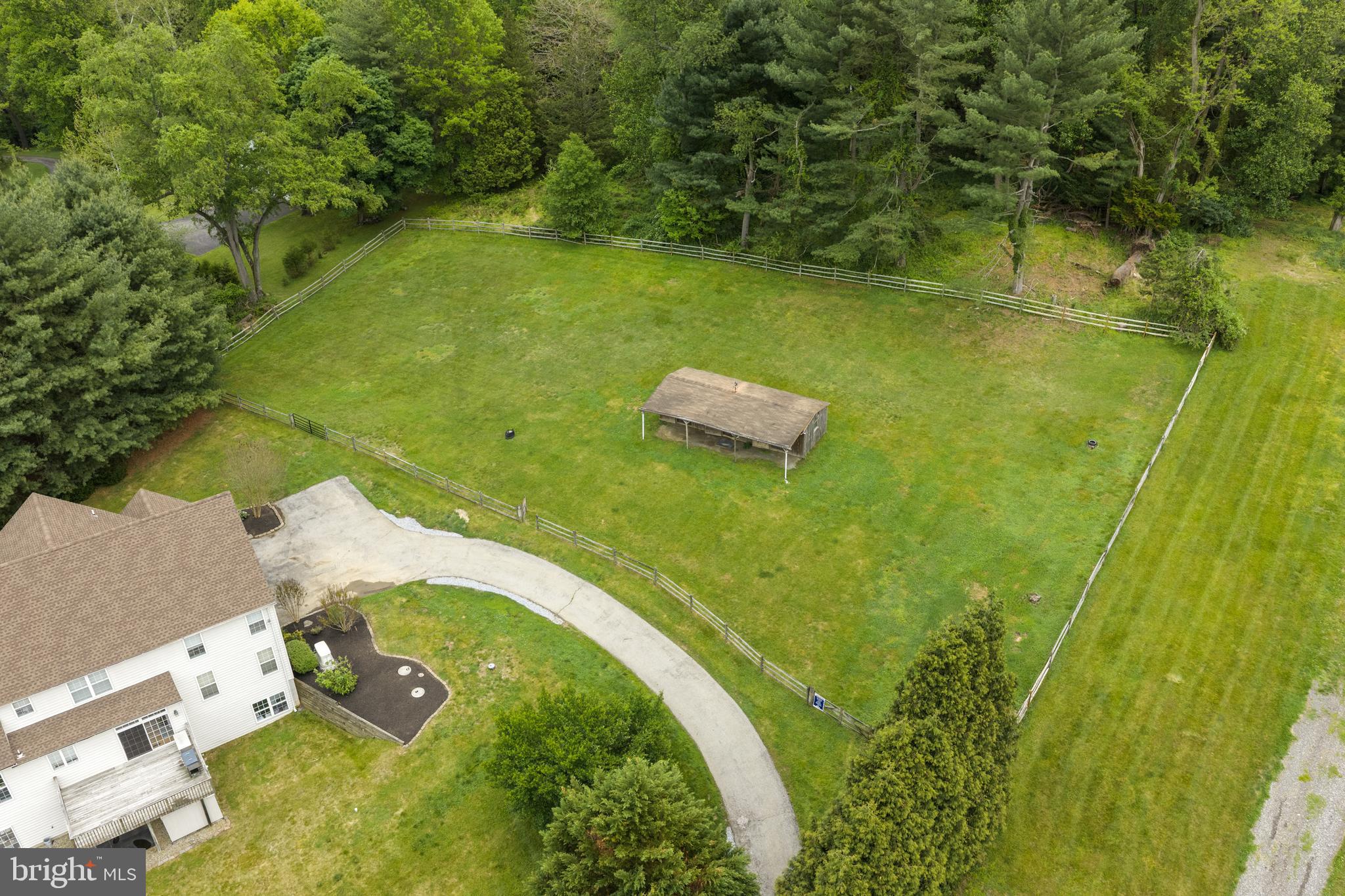 592 W CREEK ROAD