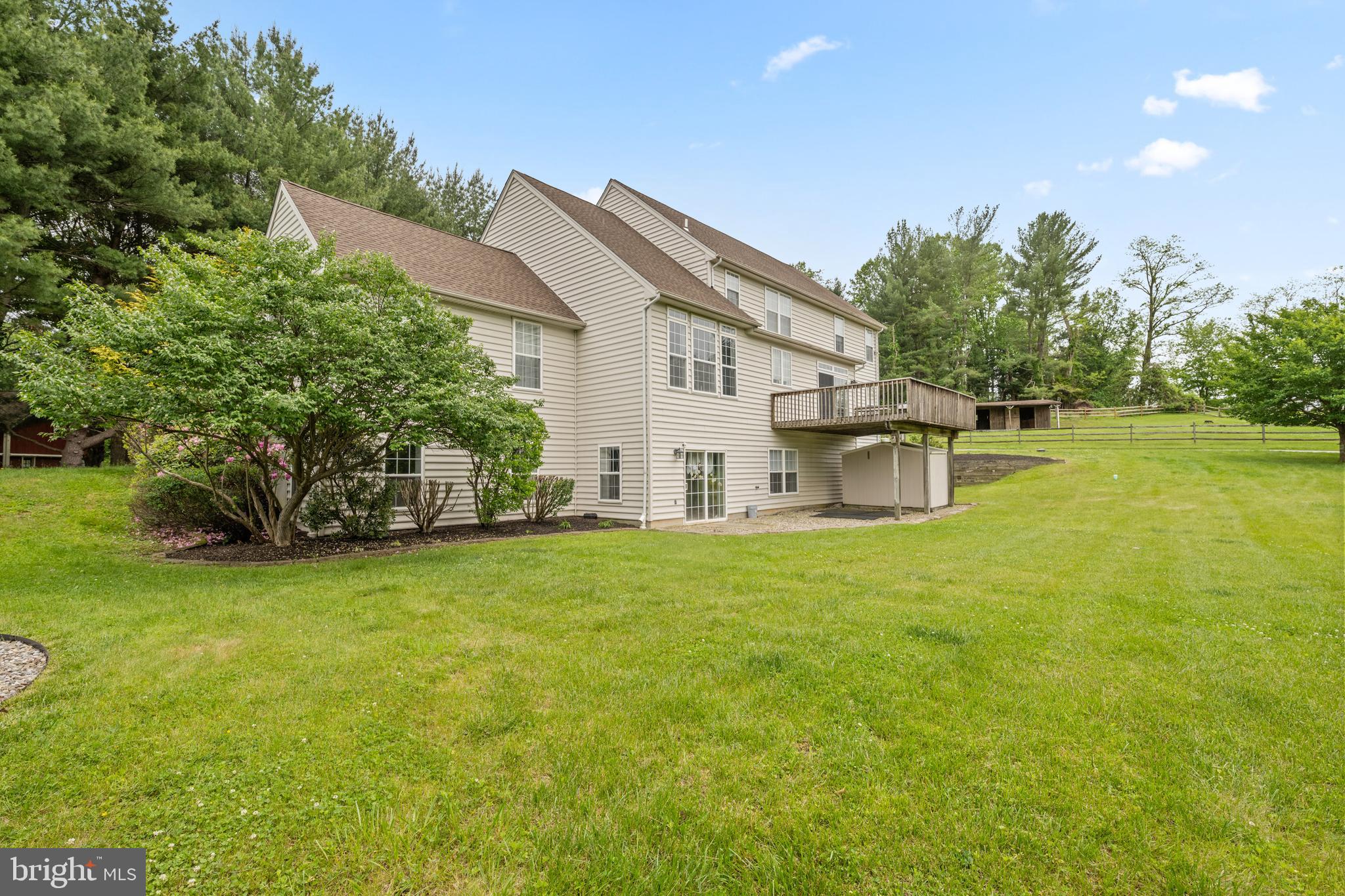 592 W CREEK ROAD