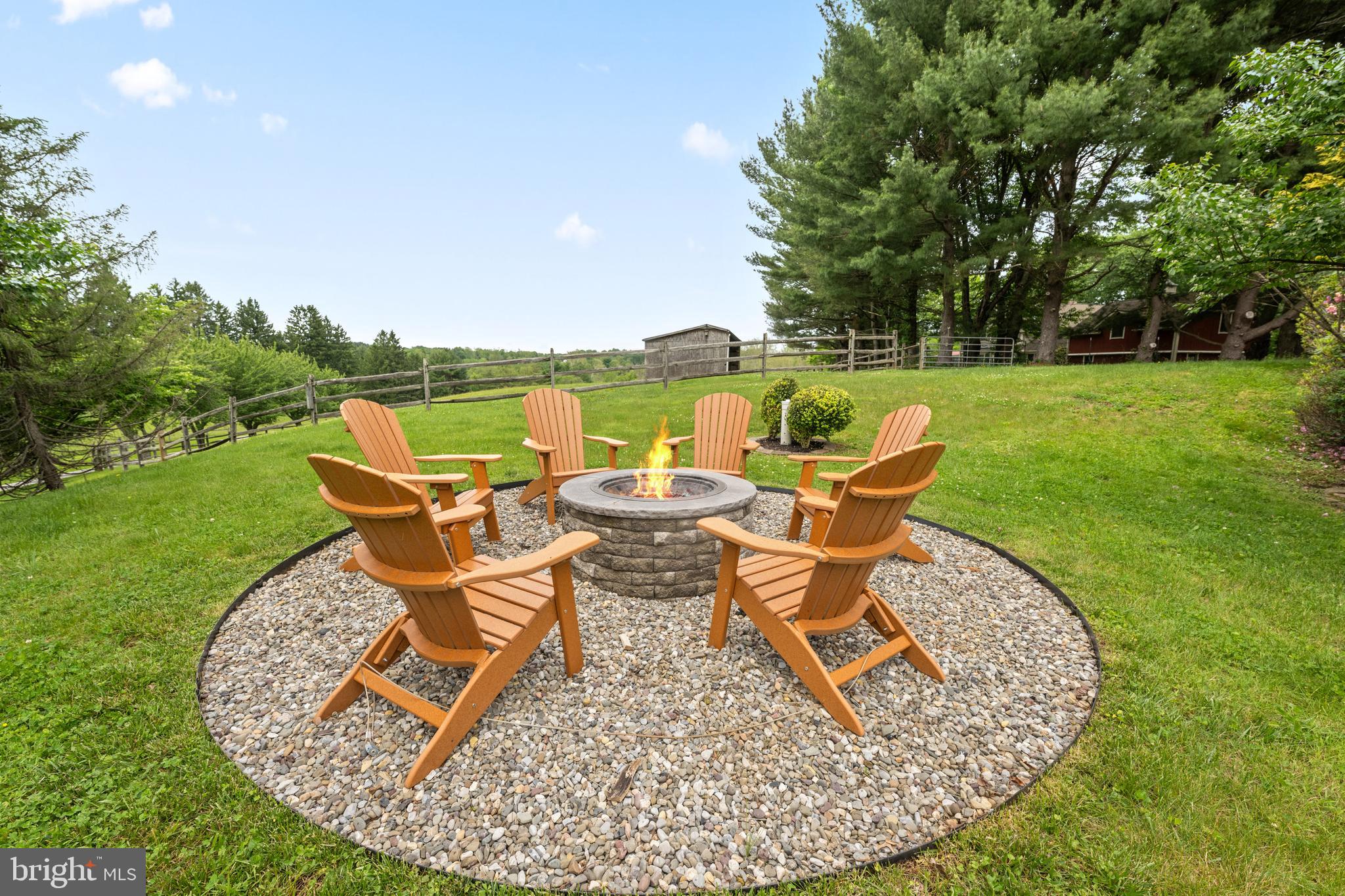 592 W CREEK ROAD