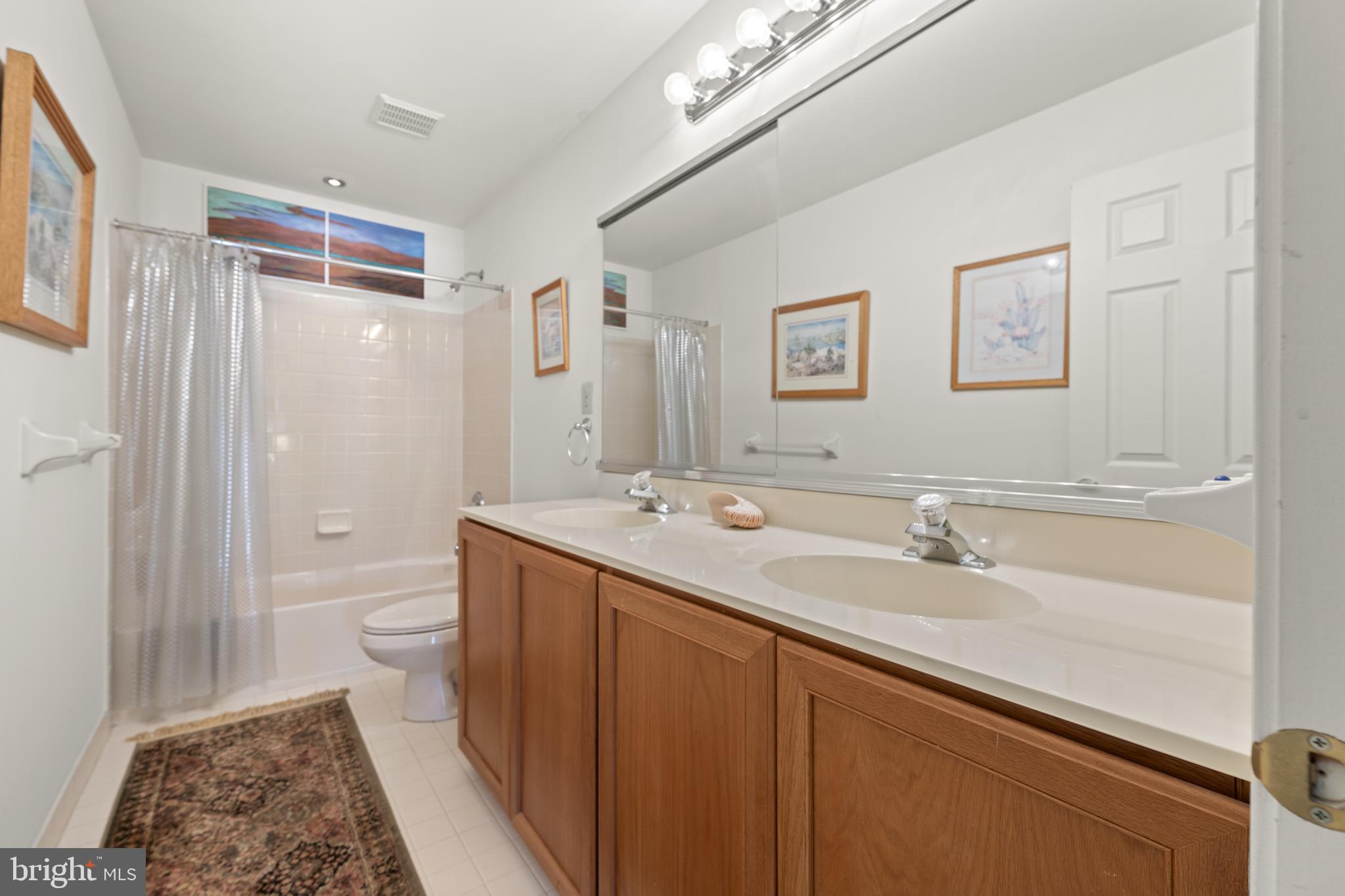 7 ELLISTON COURT
