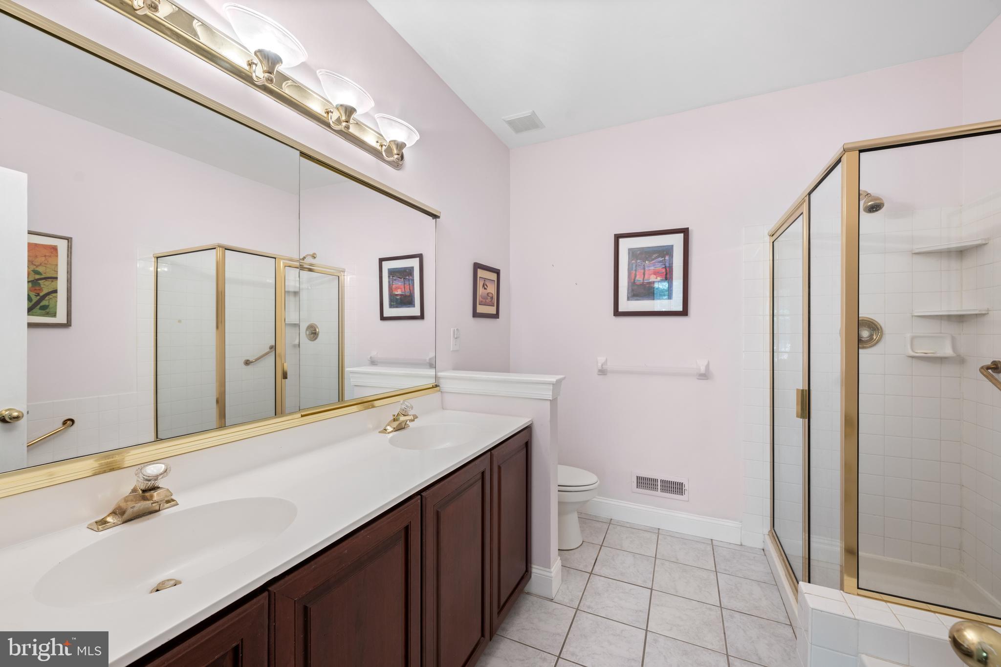 7 ELLISTON COURT