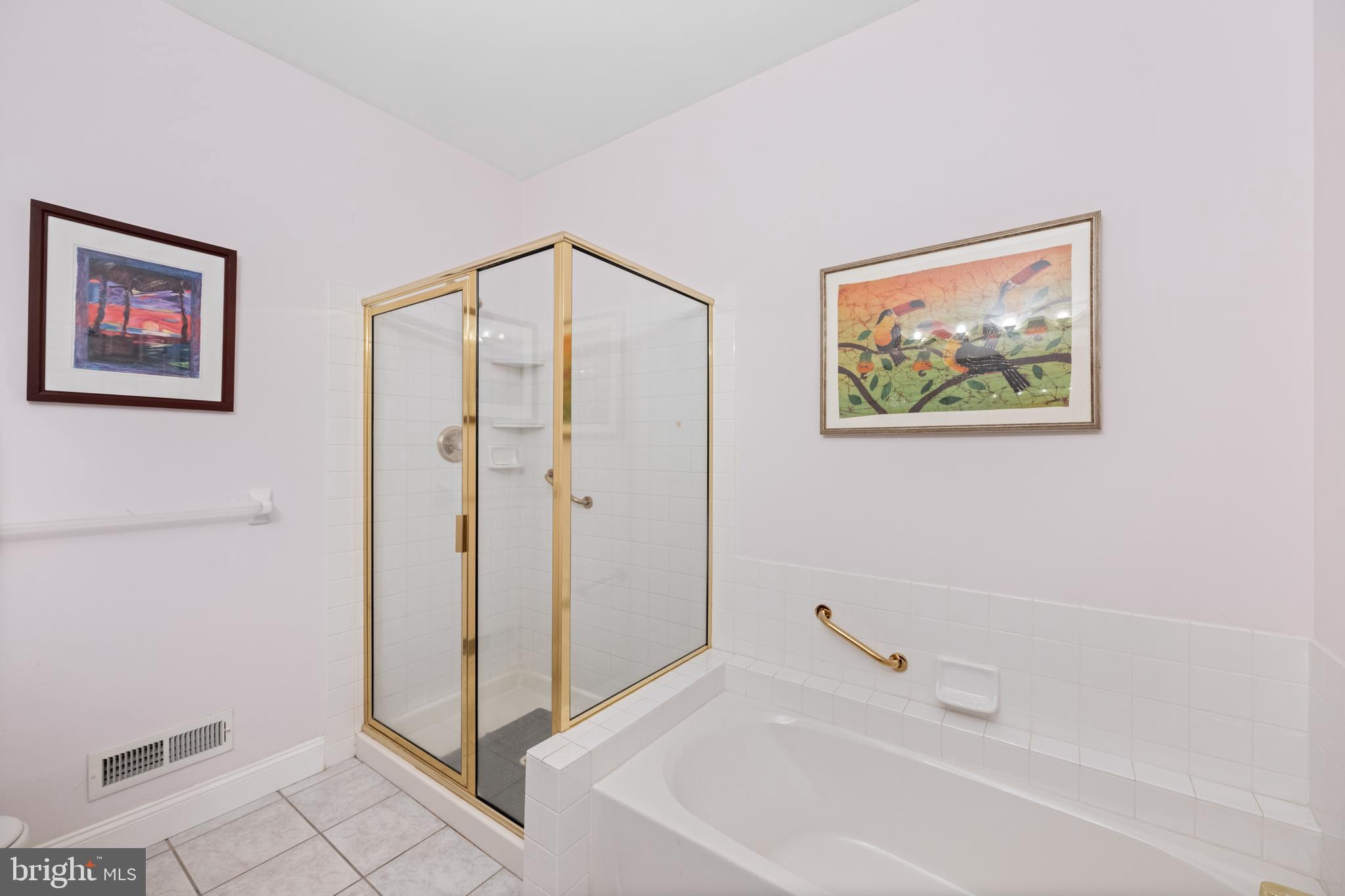 7 ELLISTON COURT