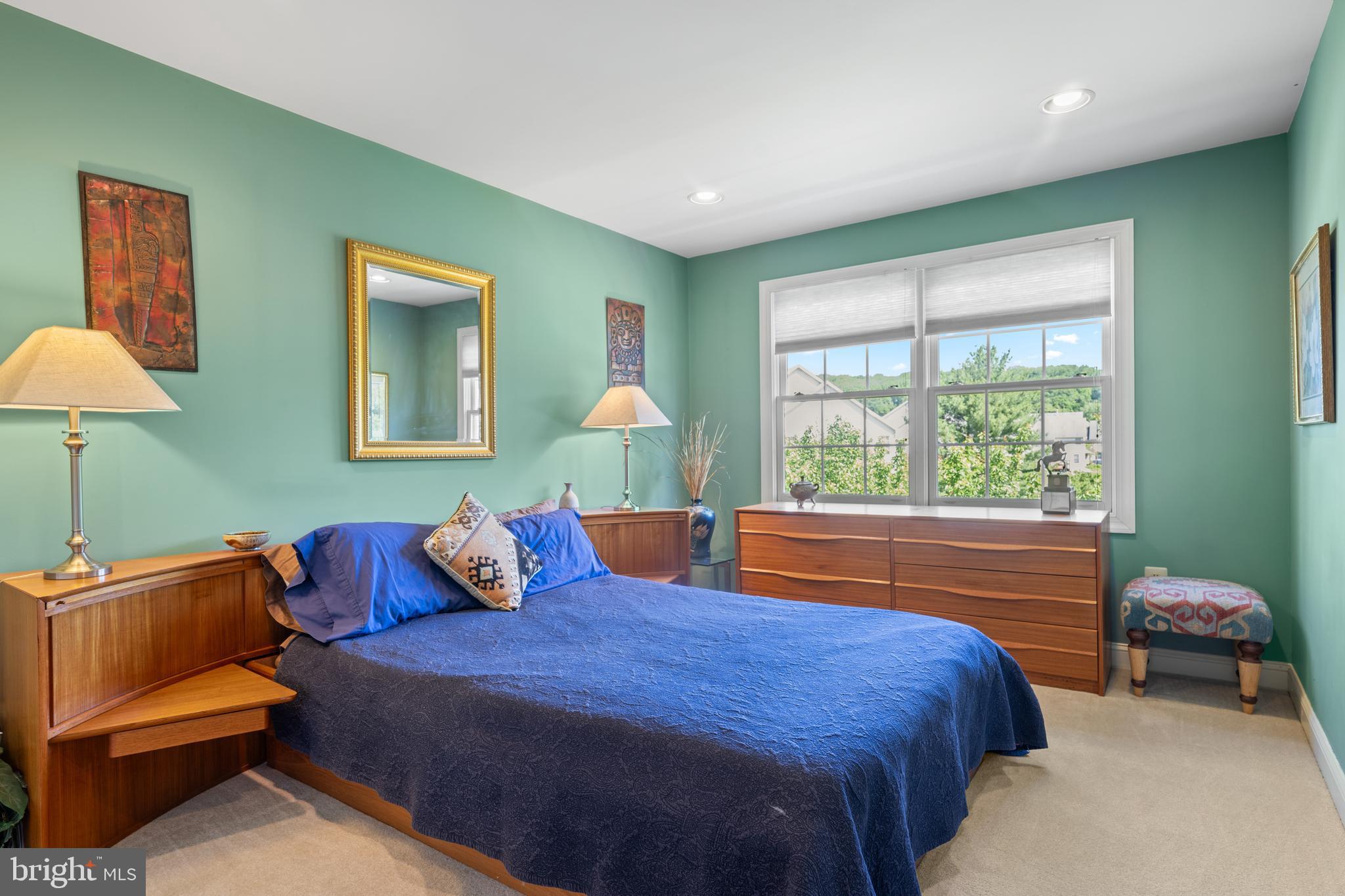 7 ELLISTON COURT