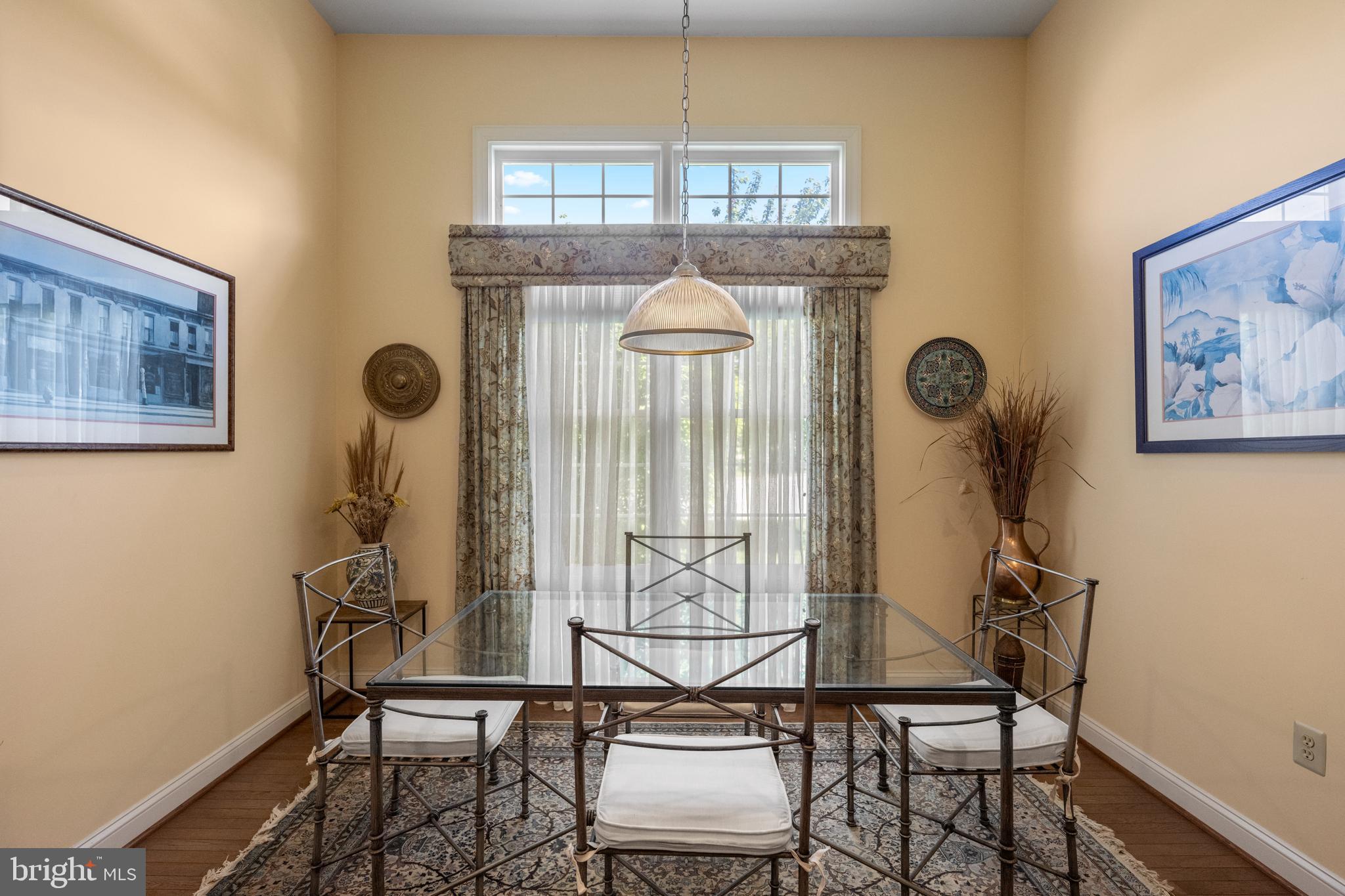 7 ELLISTON COURT