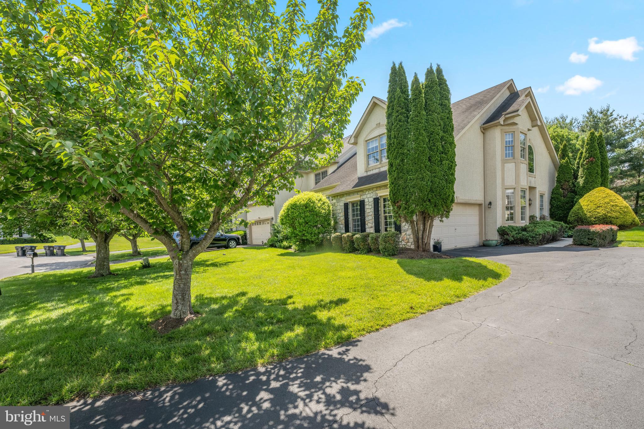 7 ELLISTON COURT