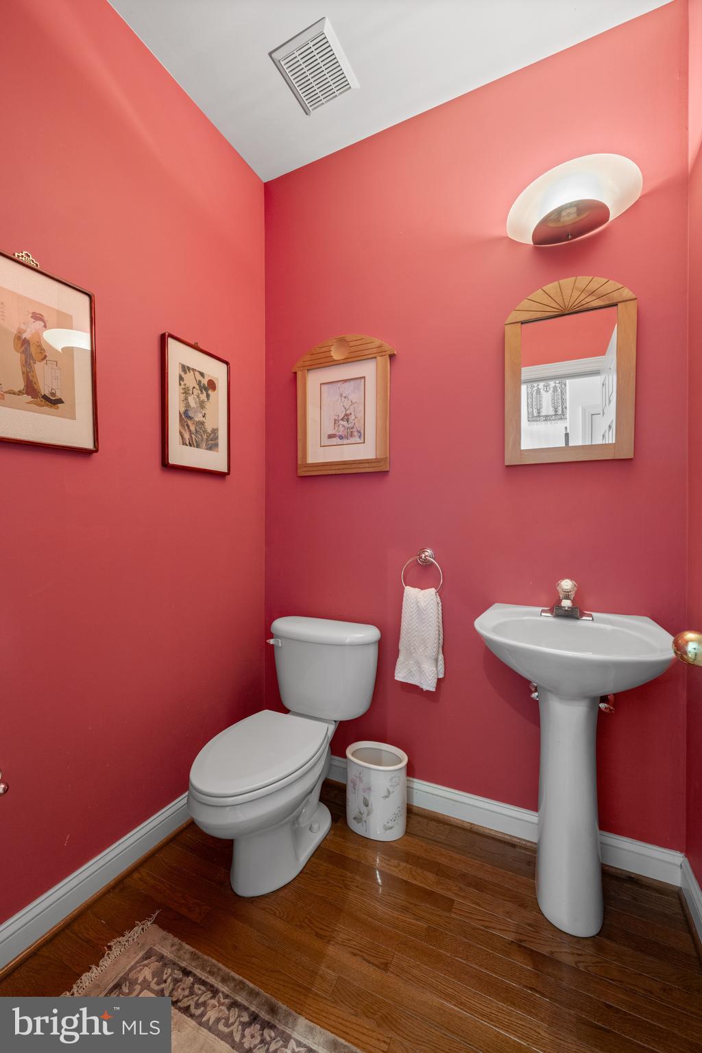 7 ELLISTON COURT